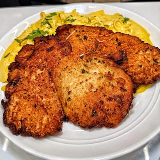 Fettuccine a la Huancaina W/Chicken